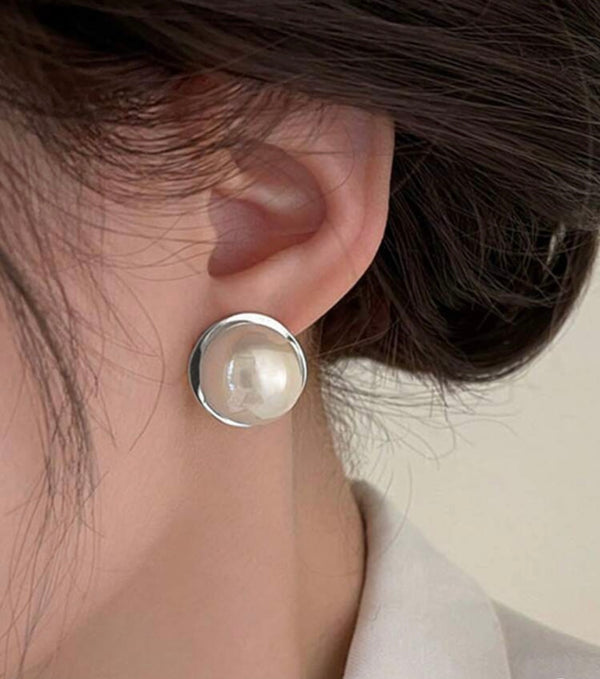 Aretes Celestial Pearl