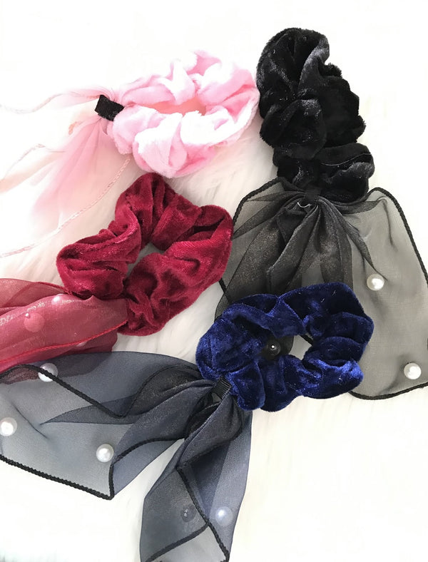 Scrunchies Velvet & Perlas